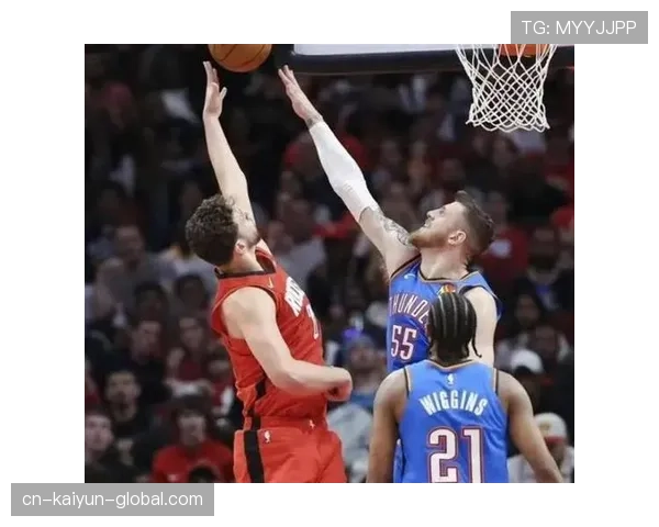 大卫·罗宾逊内线统治力拉开空间，防守覆盖改变对手进攻结构