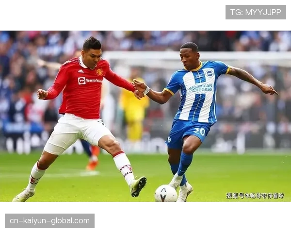 曼联防线失误频繁引发争议，球队稳定性承压制约赛季走势